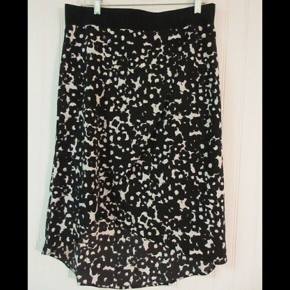 CAbi Dixon skirt style #5321 Sz Medium - Picture 1 of 5